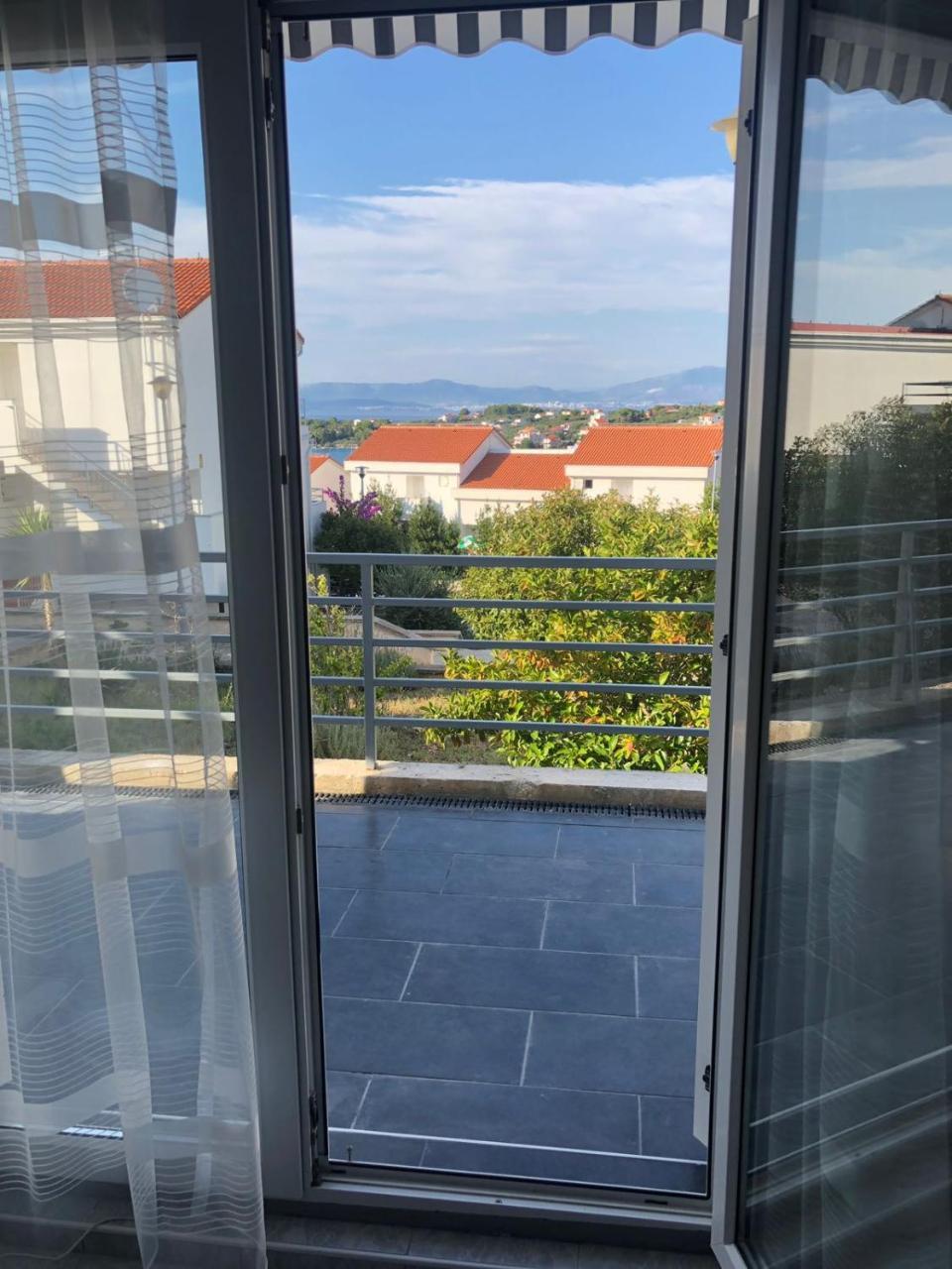 Apartman Ylli Nečujam Exterior foto