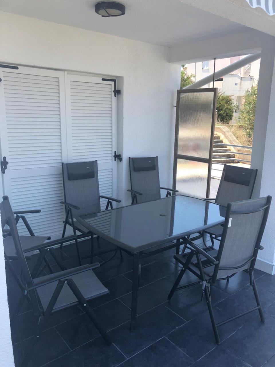 Apartman Ylli Nečujam Exterior foto